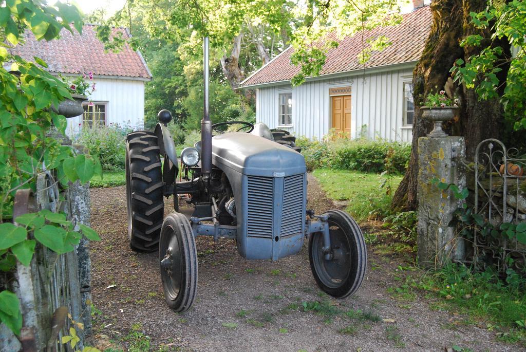 Naestegarden Bed & Breakfast Satuna Exterior photo